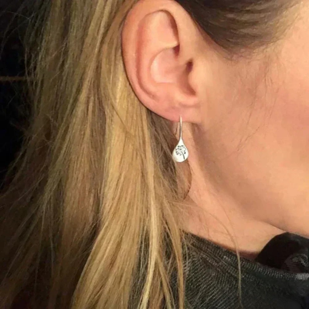 ダネル | シルバー ダンデライオン リーフ ピアス