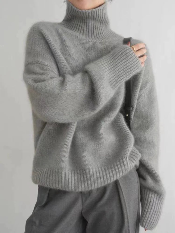 Isabella - Elegant Cashmere Turtleneck