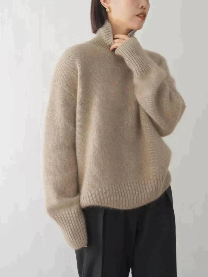 Isabella - Elegant Cashmere Turtleneck
